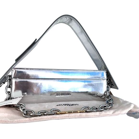 GIFTABLE NWT JACQUEMUS Le Ciuciu metallic silver leather shoulder bag PRISTINE - Picture 1 of 16